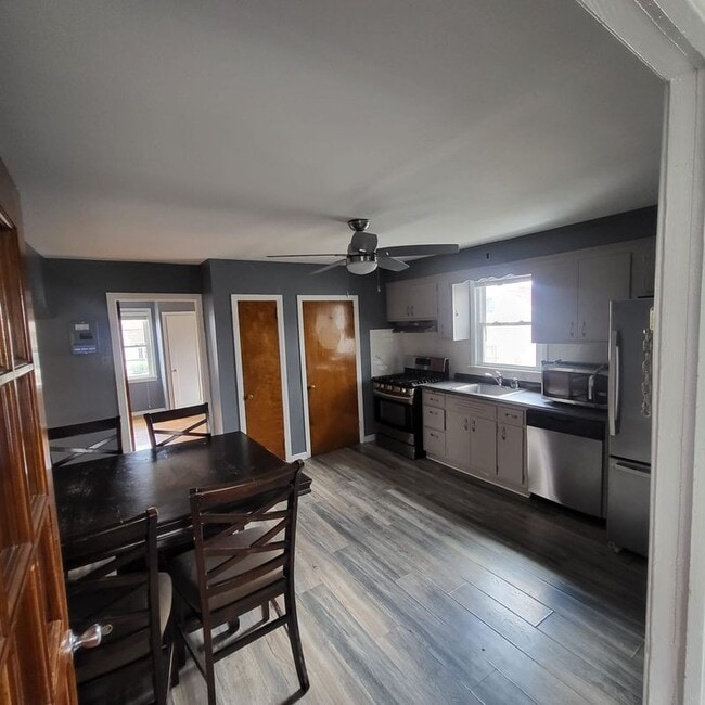 Photo - 340 N 4th Ave Apartment