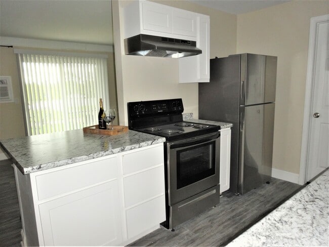 Photo - Saratoga Apartments - STA