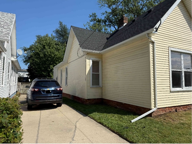 Photo - 347 Parker Ave