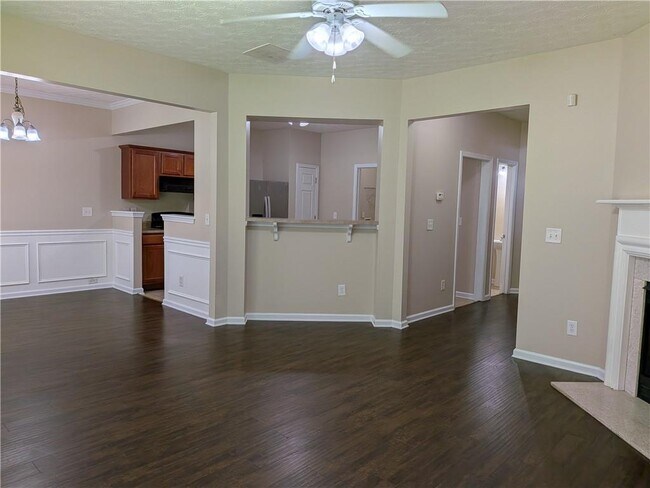 Photo - 4624 Windale Dr NW