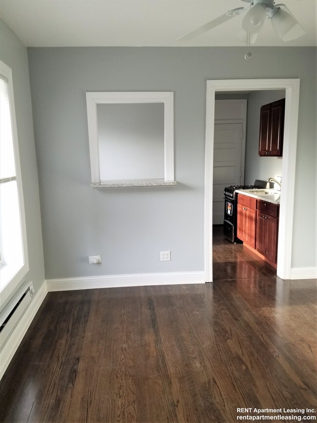 Logan Square Apartments for Rent for less than $1,000  