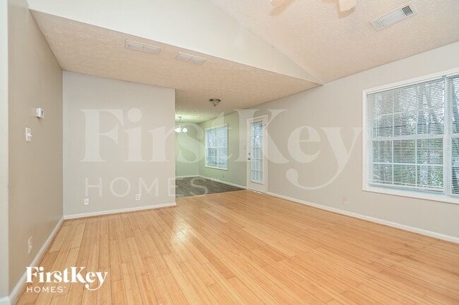 Photo - 1049 Megan Ct