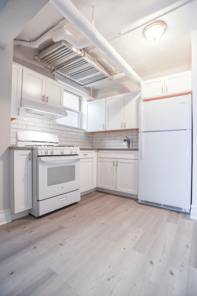 Building Photo - 4647 N Manor Ave Unit #G