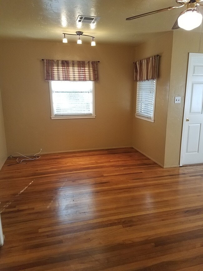 Photo - 230 D Ave