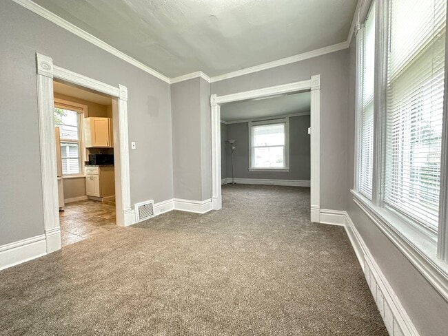 Photo - AVAILABLE MAY 2026 - 3 BED 1.5 BATH