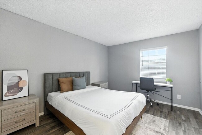 Photo - 600 W Pioneer Pkwy Unidad SI FL2-ID1613025P