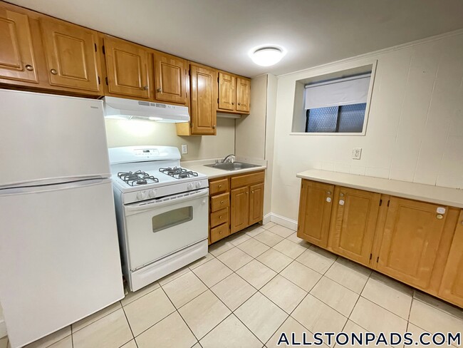 Building Photo - 19 Brighton Ave