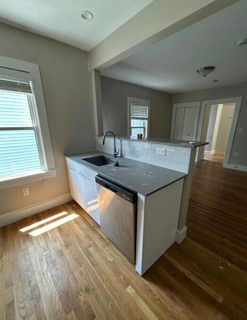 Building Photo - 224 Banks St Unit 6