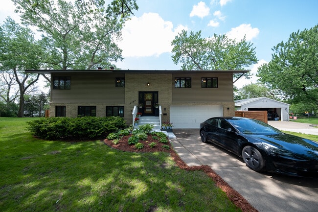 Photo - 8564 Lincoln St