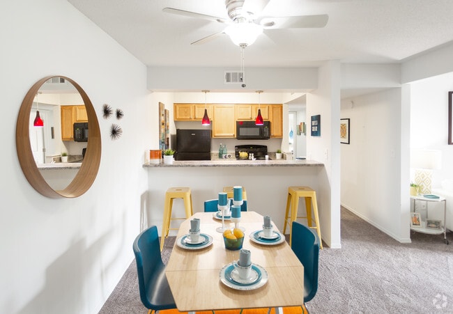 2BR, 1BA - 856 SF