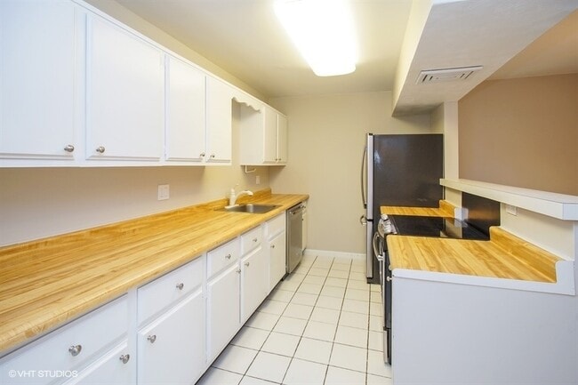 Photo - 201 Thames Pkwy Unit 3F
