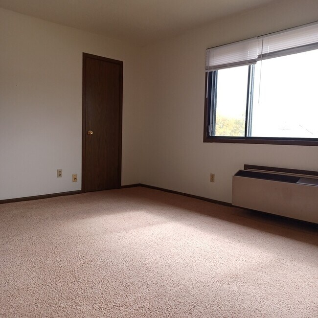 Photo - 980 Eisenhower Rd Unit 17