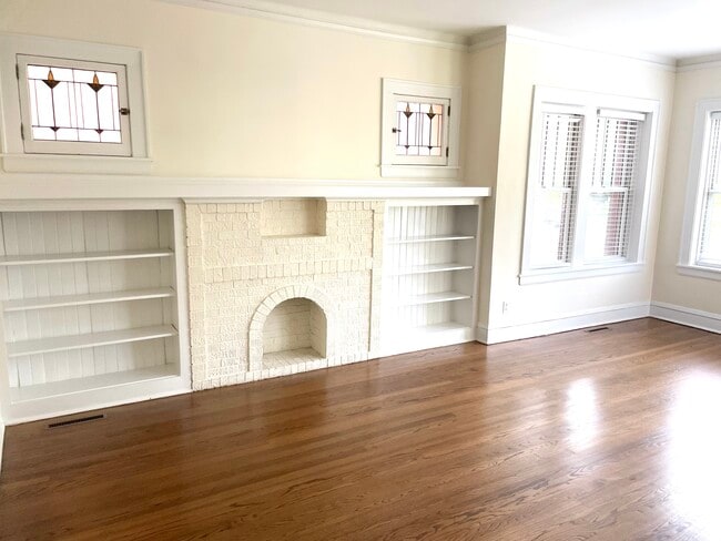 Sala de estar - 2709 W Sunnyside Ave Unidad 2