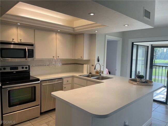 Photo - 5930 Trailwinds Dr Unit 325