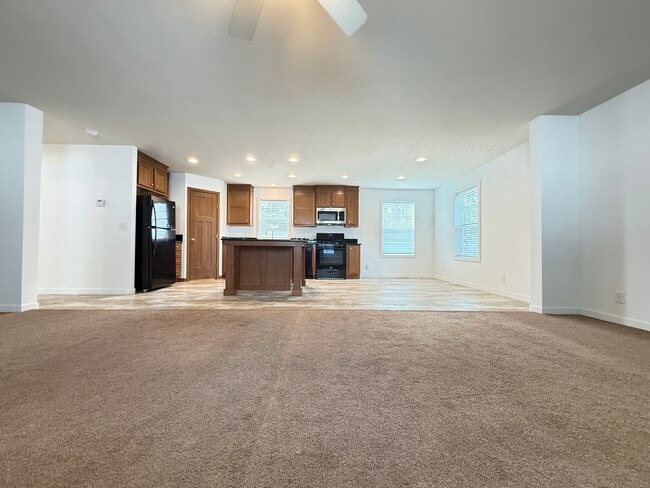 2018 Lark Ln NW