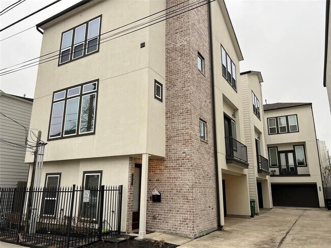 Photo - 5623 Kansas St