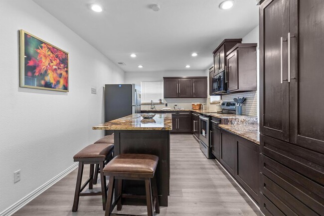 Photo - 3525 Hacienda Dr