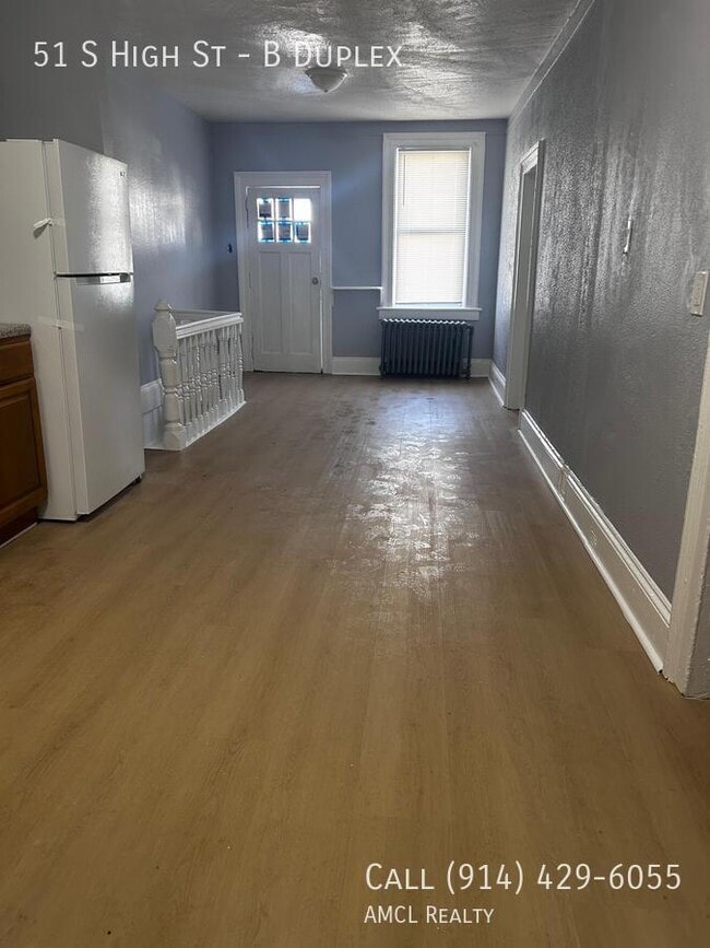 Photo - 51 S High St Unit B Duplex
