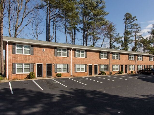 Lilburn School Townhomes - Lilburn School Townhomes
