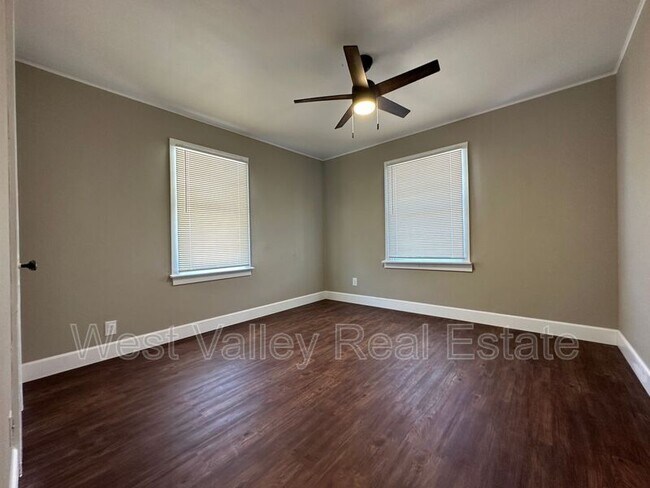 Photo - 417 E Street