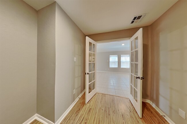 Photo - 32331 Summer Park Ln