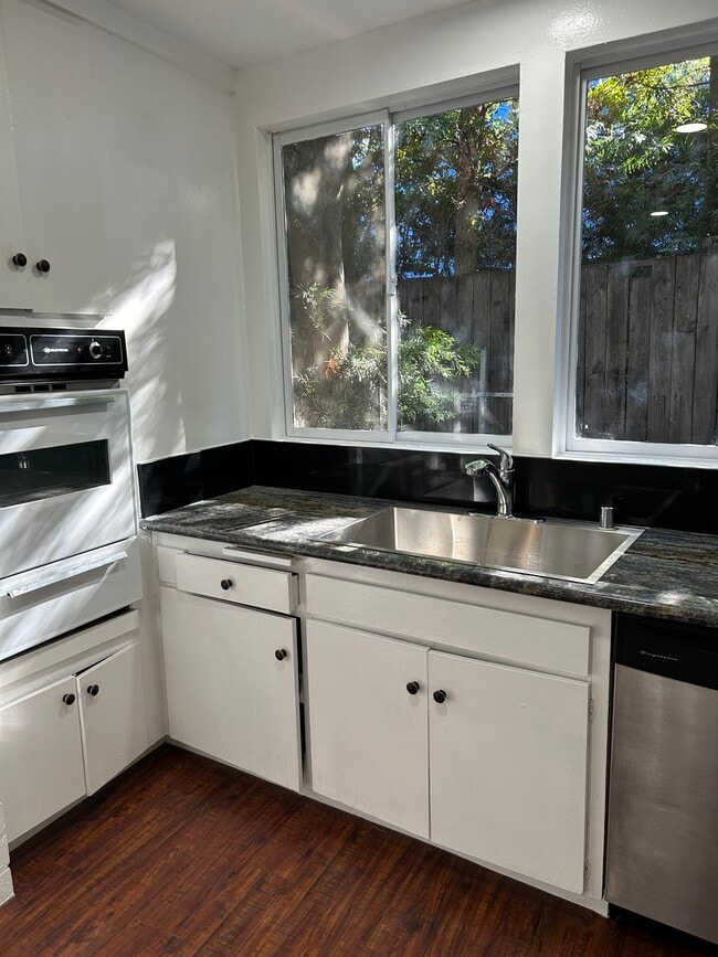 Photo - 4190 Dixie Canyon Ave