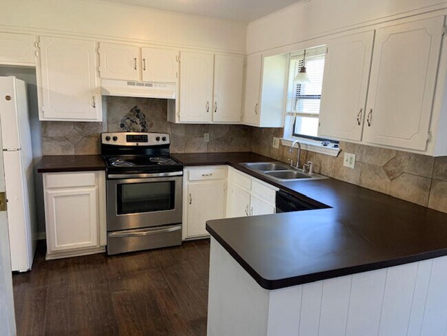 Photo - 2327 Tiffany Dr