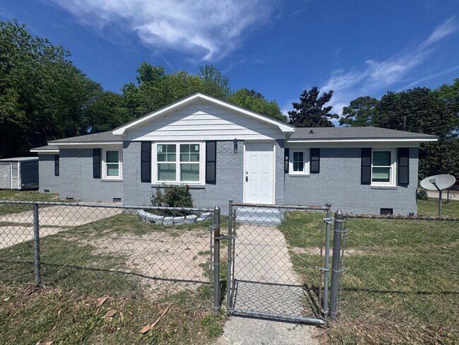 Photo - 816 Prince St