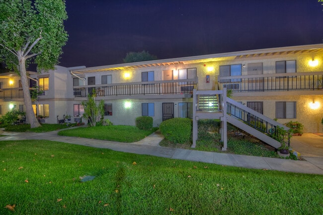 Pasarela de la Plaza del Patrimonio - HERITAGE PLAZA