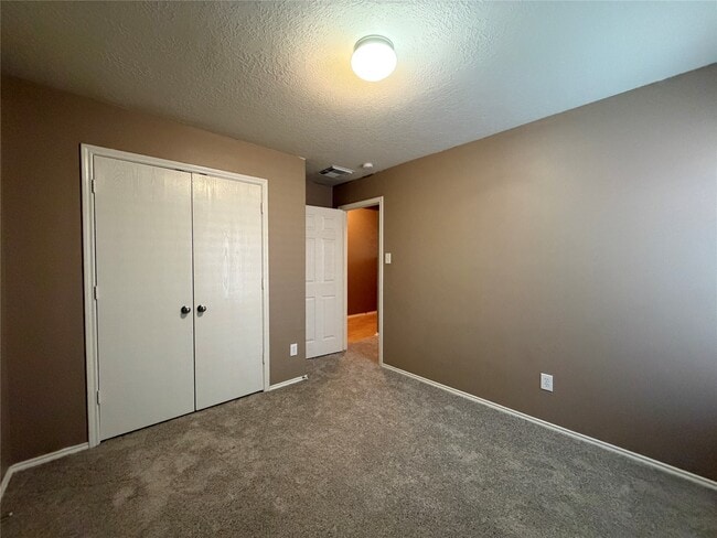 Building Photo - 9510 Barr Spring Dr