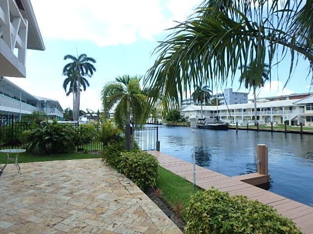 Huge Unit Patio step from canal - 2857 NE 32nd St Unit #8