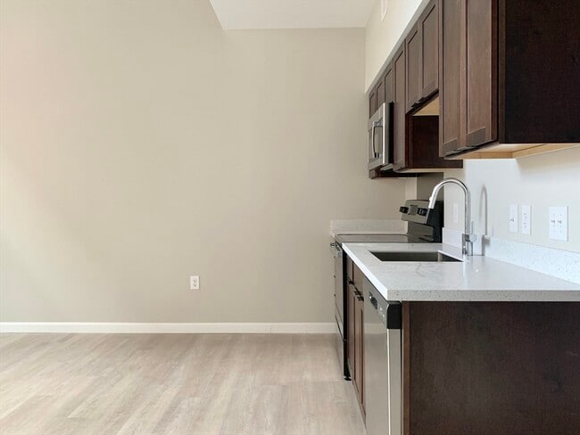 Building Photo - 6 Chatham St Unit 205 Rental