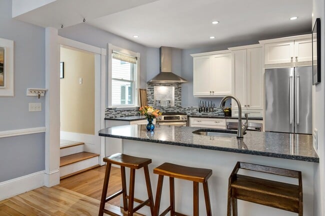 Photo - 281 Dennett St