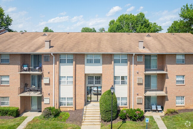 Building Photo - Deer Park Apartments