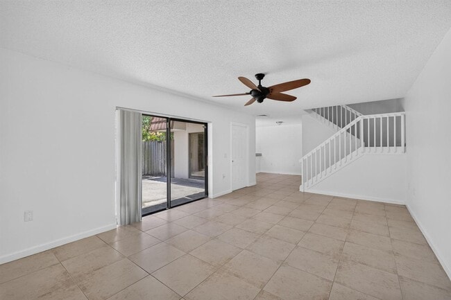 Photo - 851 Blue Ridge Cir