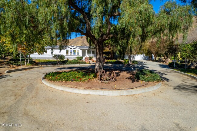 1057 E La Loma Ave