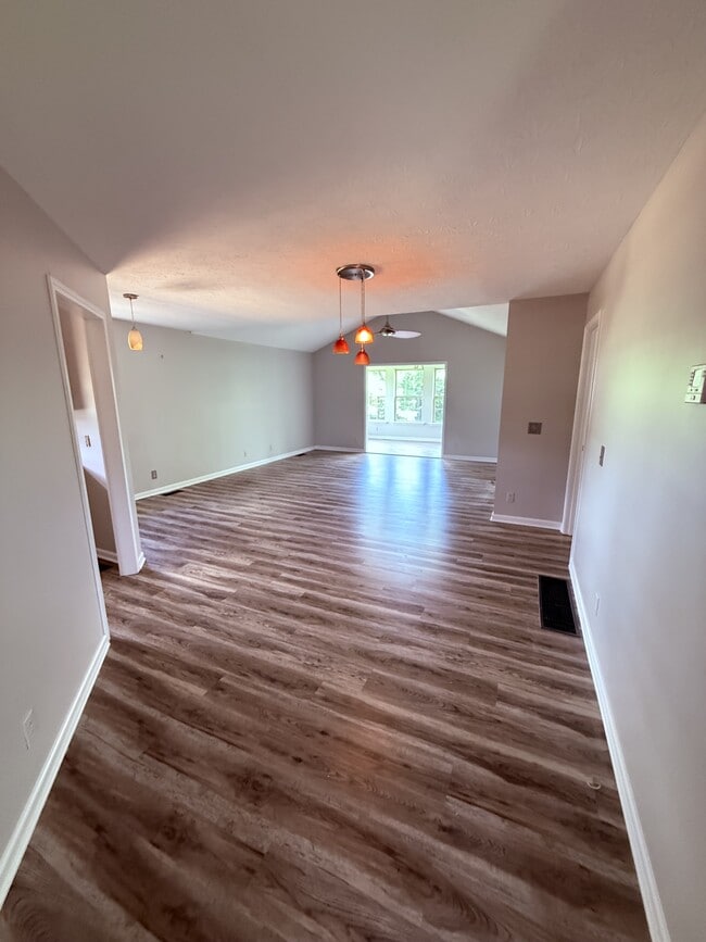 Photo - 108 Hunter Ridge Dr