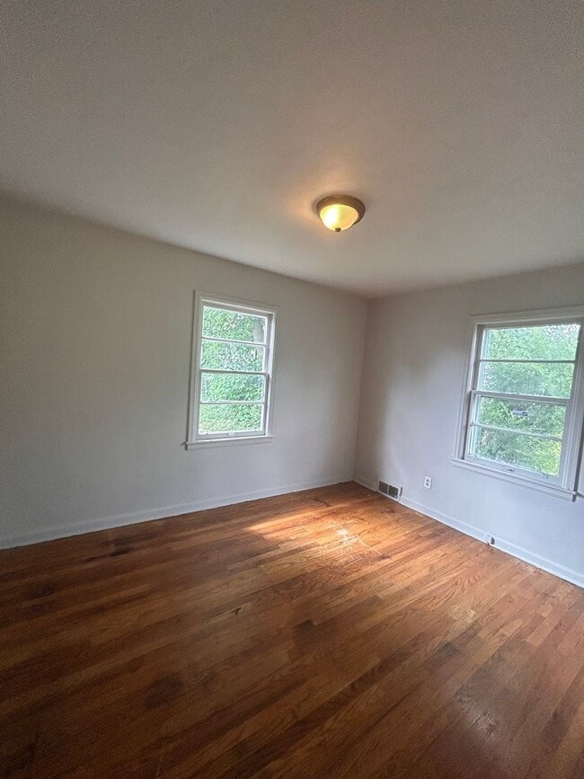 Photo - 4204 Robinwood Dr