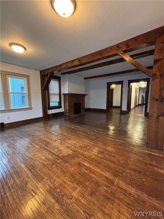 Photo - 164 Altruria St