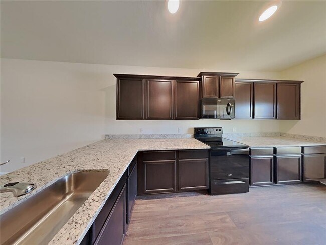 Photo - 105 Pettigrew Ct