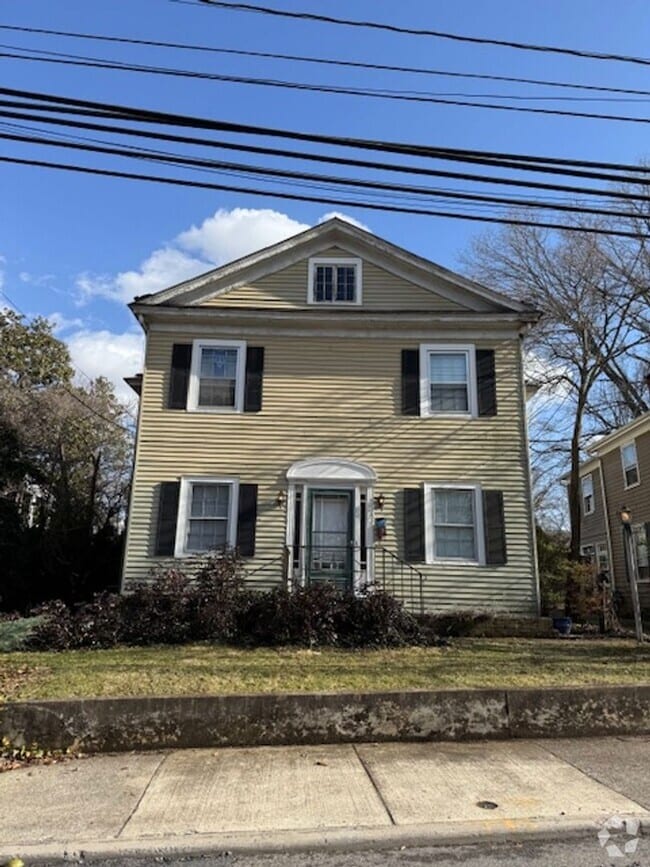 Building Photo - 306 S Jefferson St Unit B Rental