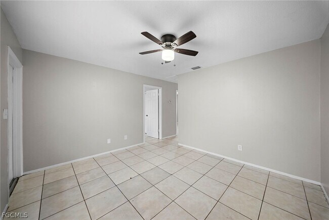 Photo - 464 Carolina Ave