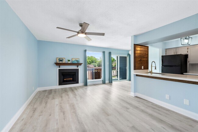 Building Photo - 18519 Egret Bay Blvd Unit 1407