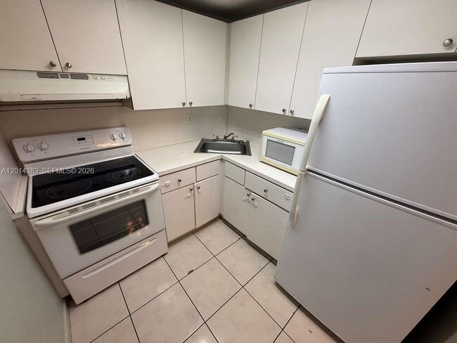 Photo - 606 W 81st St Unit 316