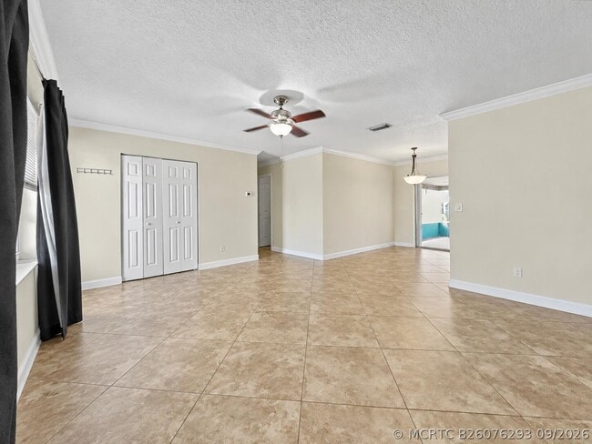 9135 Saddlecreek Dr