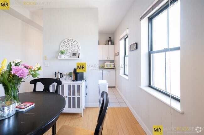 Building Photo - 161 Washington St Unit Washington St Rental