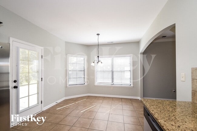 Photo - 5573 Timber Leaf Trail