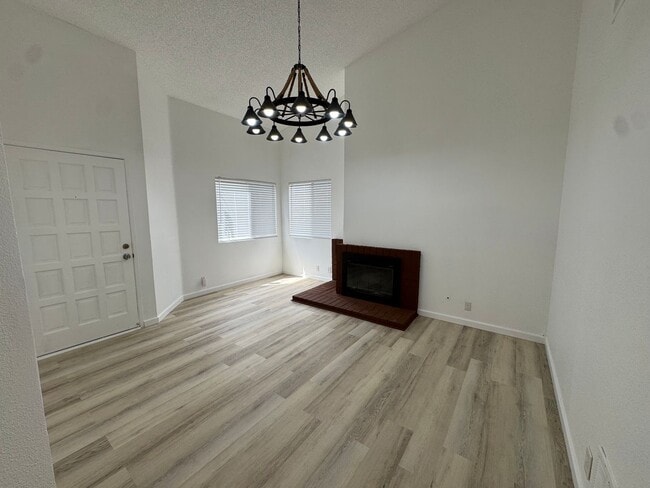 1523 Woodpine Dr