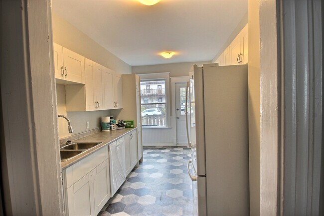 Building Photo - 344 Cameron St Unit 344A