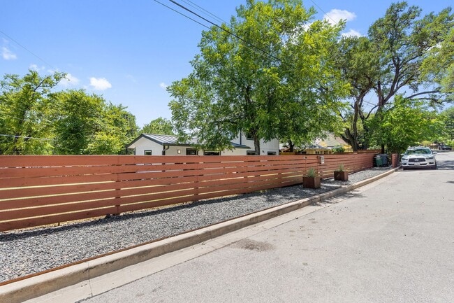 Photo - 1025 Bonham Terrace